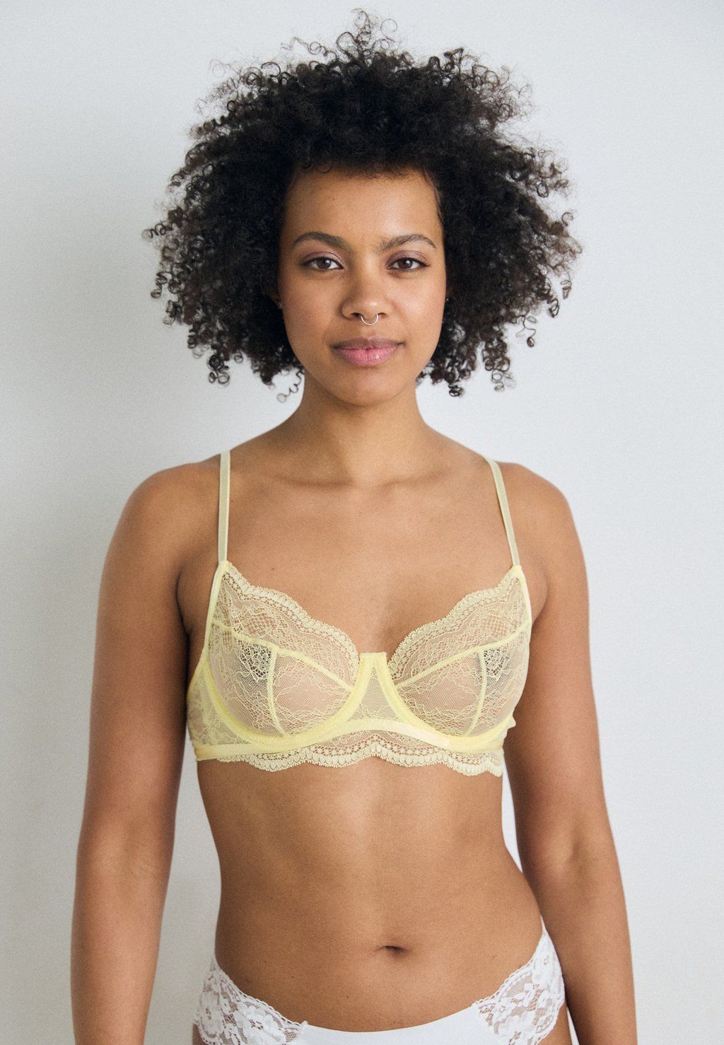 

Бюстгальтер на косточках ISABELLE Hunkemöller, светло-желтый