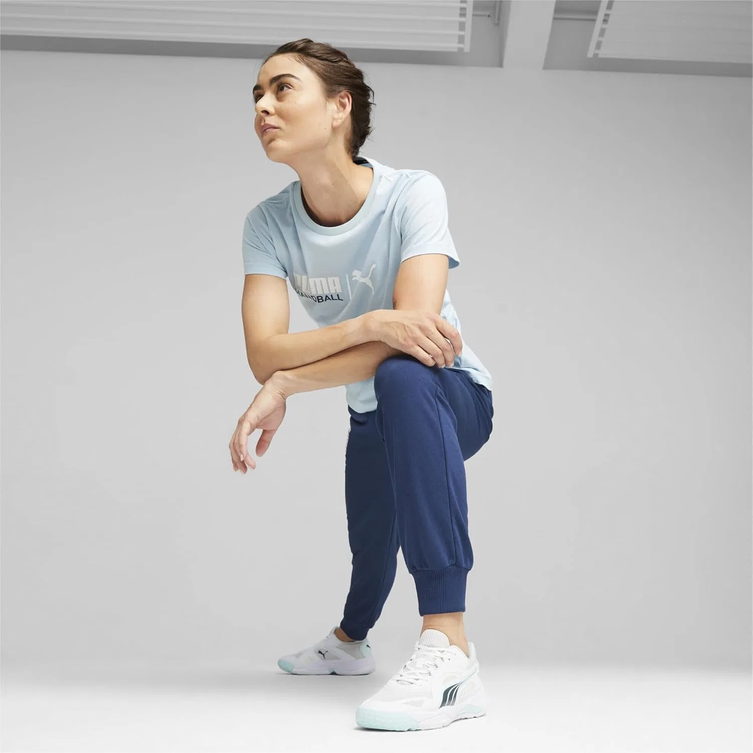 Универсальные кроссовки для игры в помещении Solarstrike II PUMA, Puma White Shadow Gray Nitro Blue — фото 3