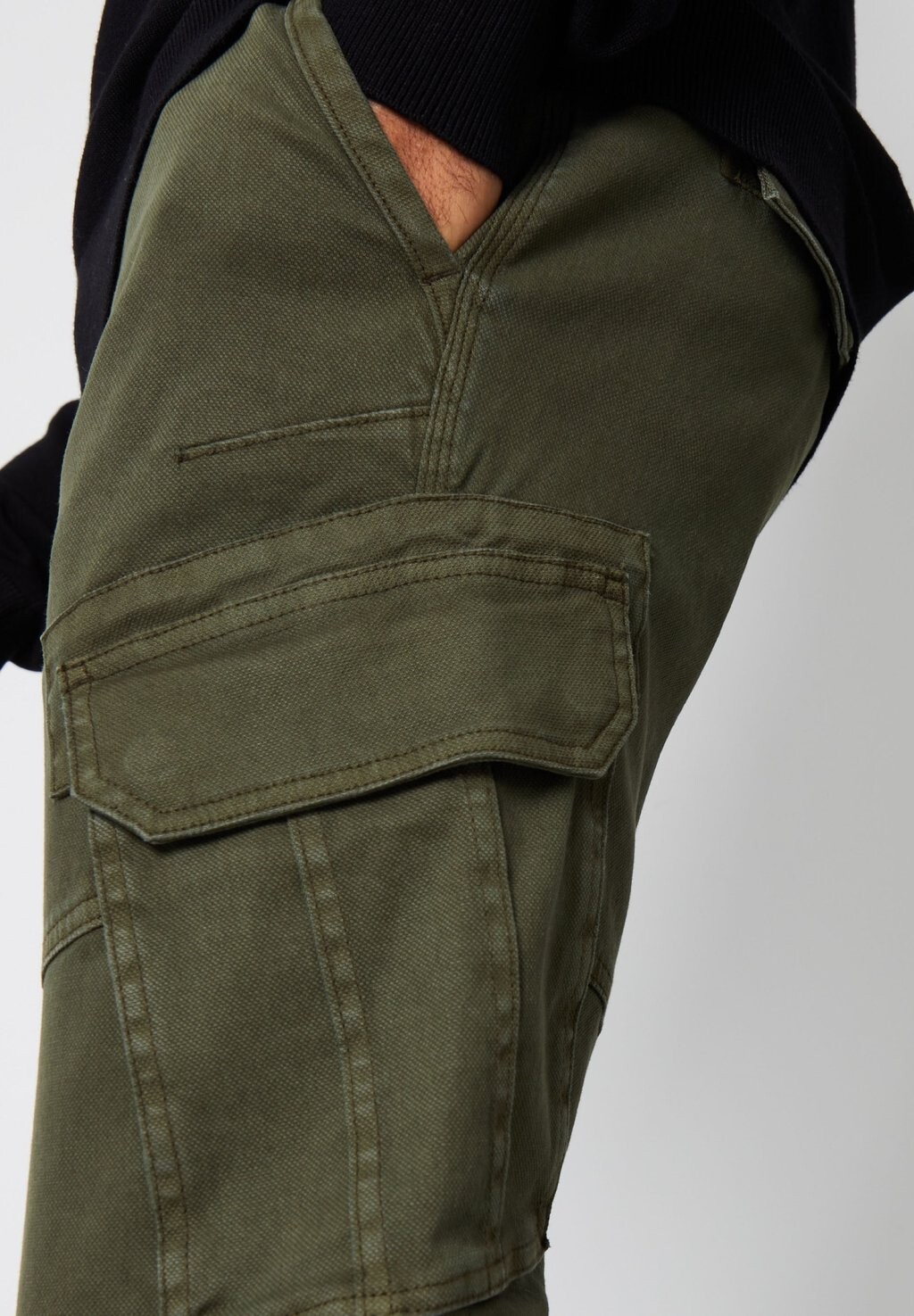 

Брюки карго FREEZE Threadbare, хаки