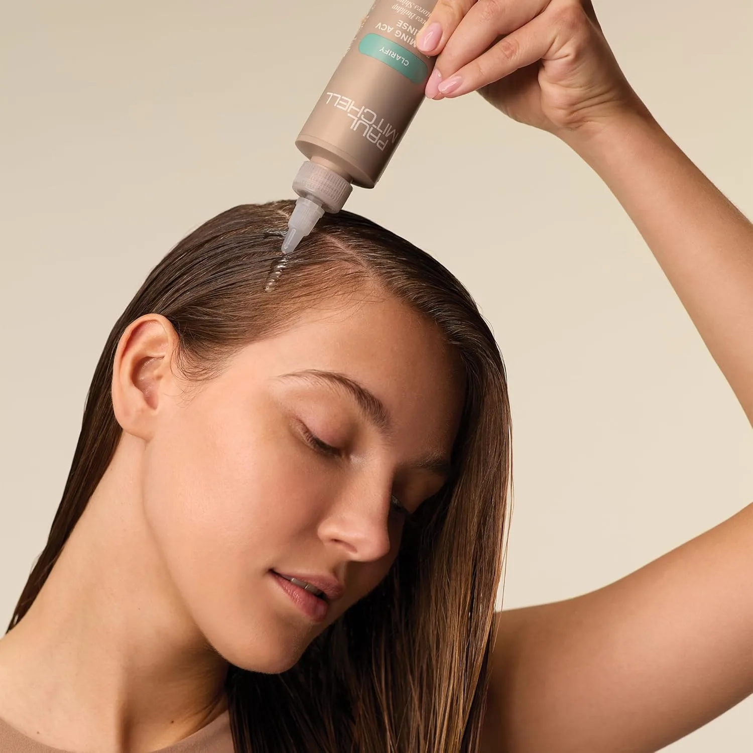 Пенящийся ополаскиватель для волос Paul Mitchell с яблочным уксусом, удаляет загрязнения и восстанавливает блеск, подходит для всех типов волос, 150 мл. — фото 3