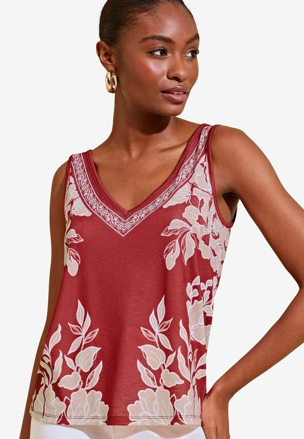 

Топ REGULAR FIT Lipsy, красный