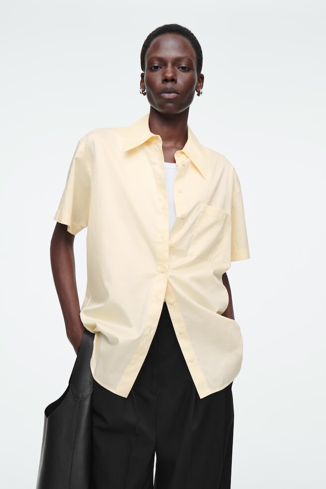 

Свободная рубашка с короткими рукавами из хлопка Cos, желтый