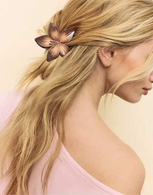 

Коричневая заколка для волос Stradivarius Flower