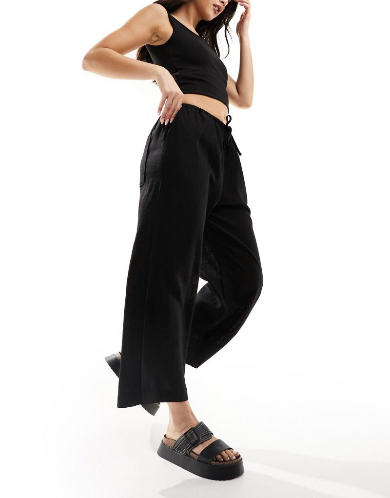 

Черные льняные брюки-кюлоты ASOS DESIGN