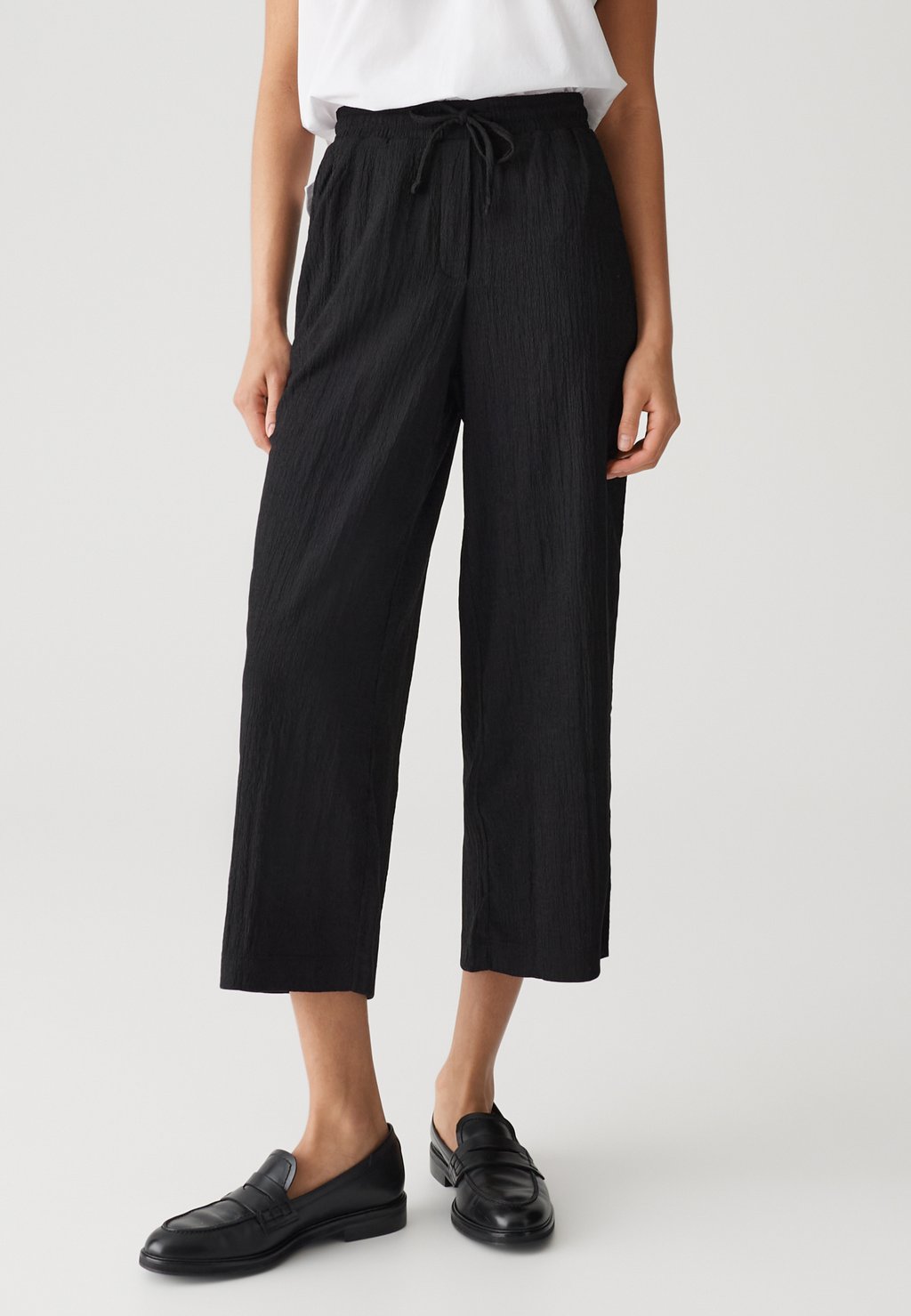 

Брюки HIGH RISE CROPPED WIDE FIT CRINKLE OPUS, черный