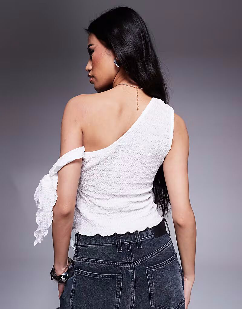 

Топ ASOS DESIGN с волнистой текстурой, завязками по бокам и асимметричным вырезом цвета слоновой кости