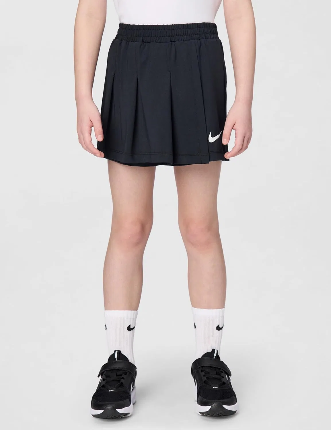Детский спортивный комплект из топа и юбки-шорт Nike Dri-FIT, черный/белый — фото 3