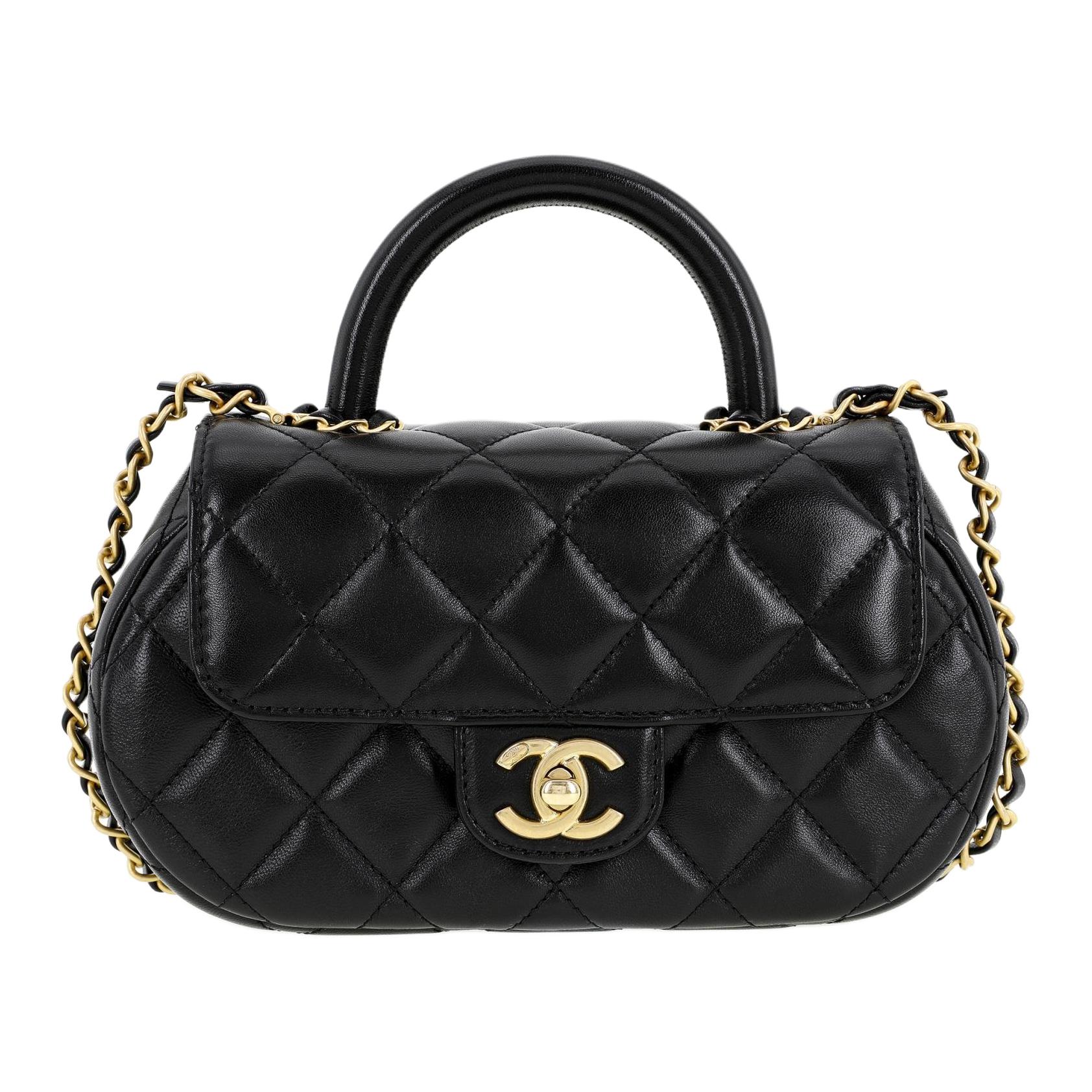 

CHANEL Овчинная сумка через плечо