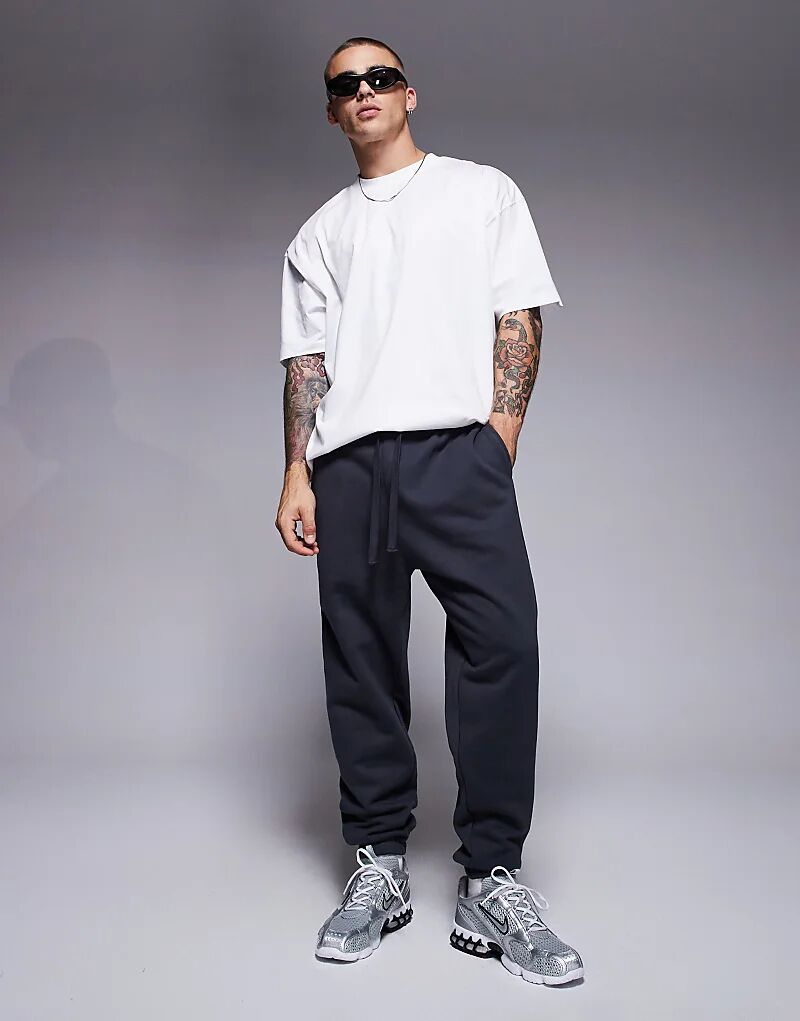 

Премиальные плотные зауженные спортивные брюки ASOS DESIGN 400 г/м², цвет «уголь»