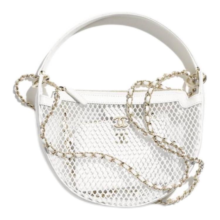 

CHANEL Сумка через плечо женская белая из яркой замши с золотистой металлической фурнитурой и сетчатым узором