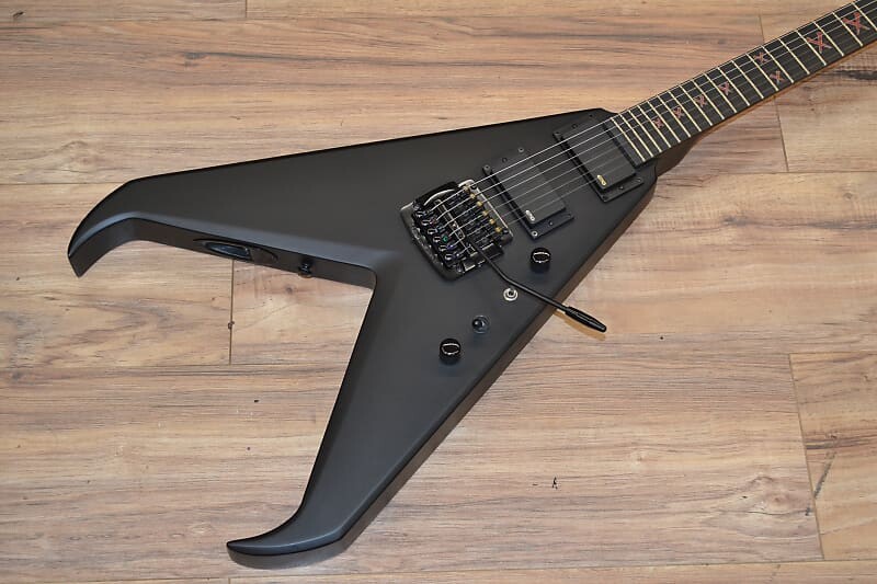 

Электрогитара Dean KERRY KING V BLACK SATIN W/CASE 2021 - Satin Black