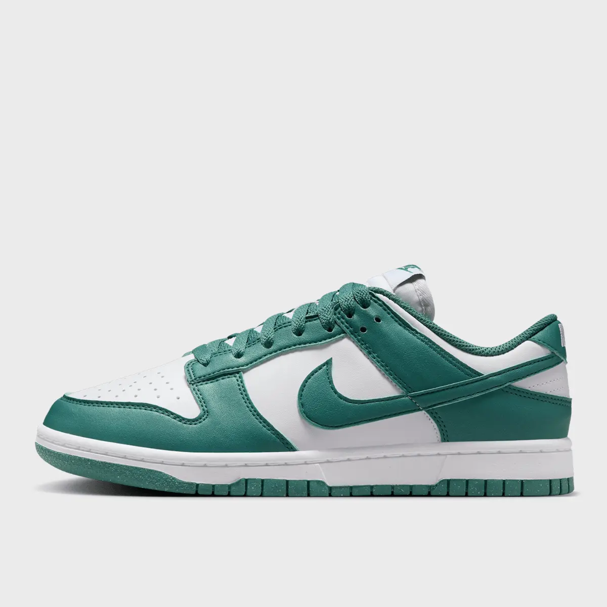 

Кроссовки Nike Dunk Low, зеленый/белый