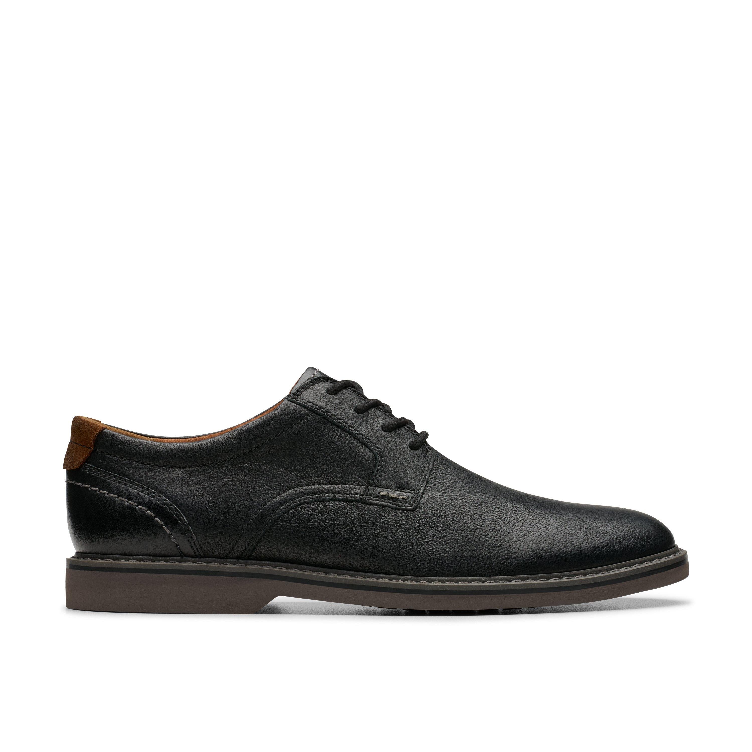 

Clarks Radcliff Low в черной коже