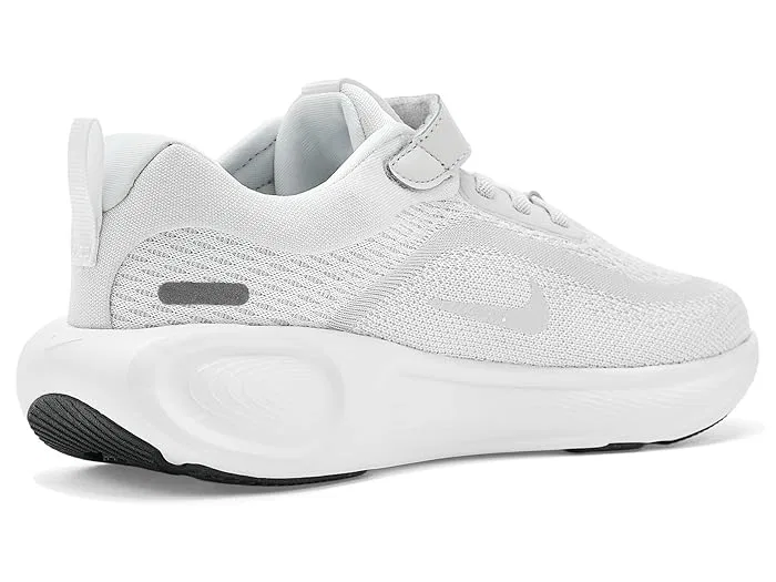 Кроссовки беговые Stellar Ride Nike Kids, White/Metallic Silver/Vast Grey/Black — фото 4