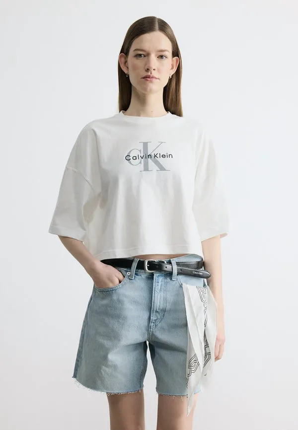 

Укороченная футболка свободного кроя с монологом. Calvin Klein Jeans, Bright White, Белый, Укороченная футболка свободного кроя с монологом. Calvin Klein Jeans, Bright White