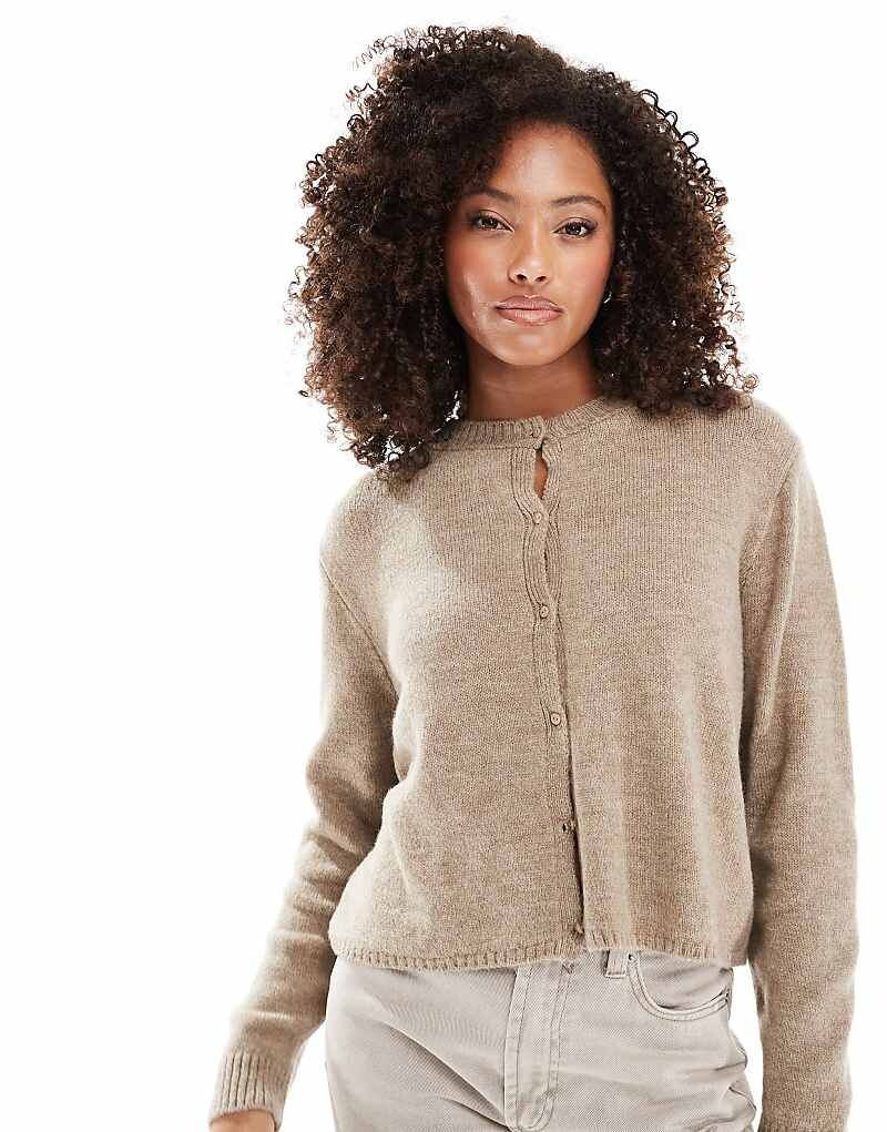

ASOS DESIGN – коричневый пушистый вязаный кардиган