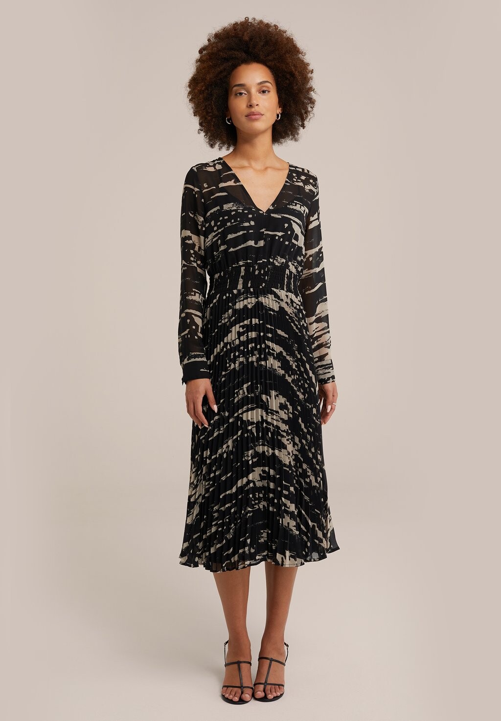 

Дневное платье WE Fashion, черный