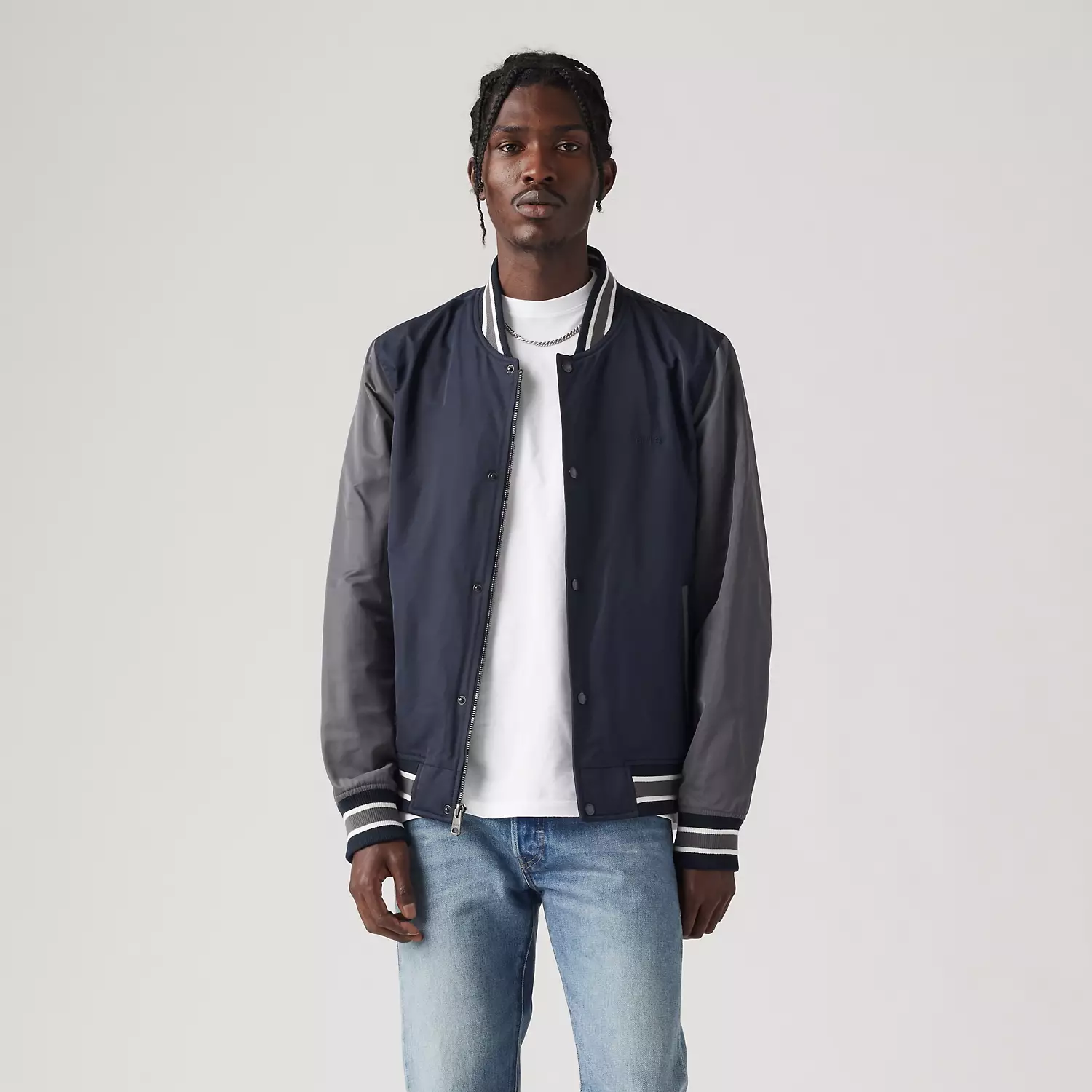 

Легкая университетская куртка в стиле колор-блок Levi's, синий