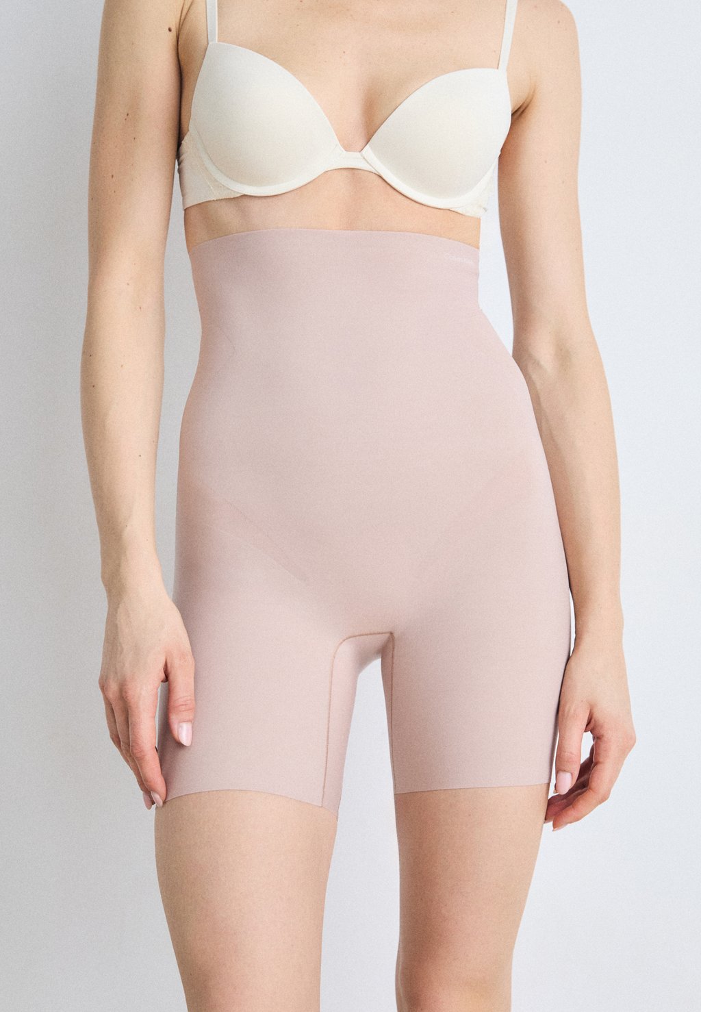 

Брюки SHAPEWEAR SCULPTED FIRM MICRO THIGH SHORT STAY PUT Calvin Klein Underwear, бежевый