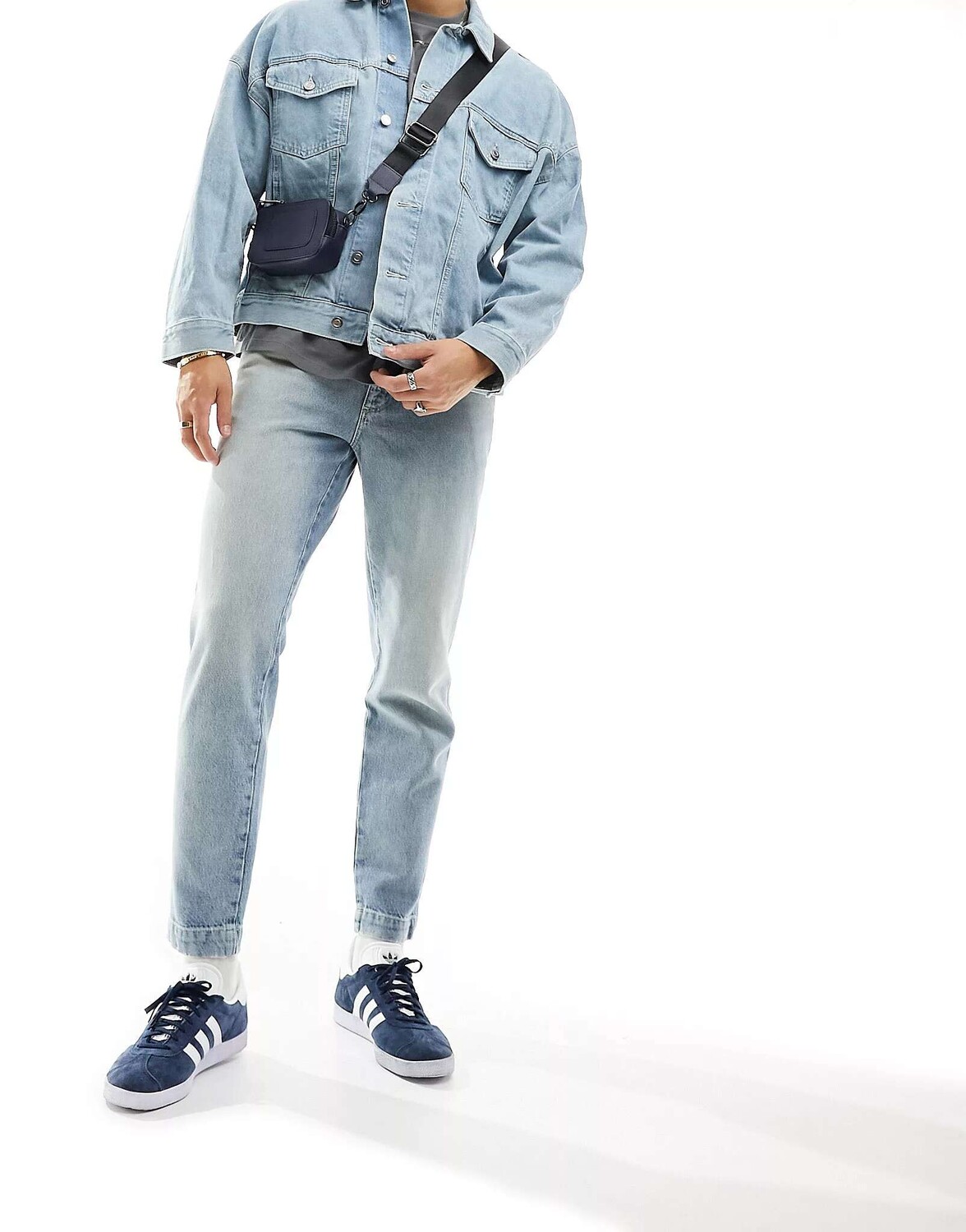 

Светло-голубые классические жесткие джинсы ASOS