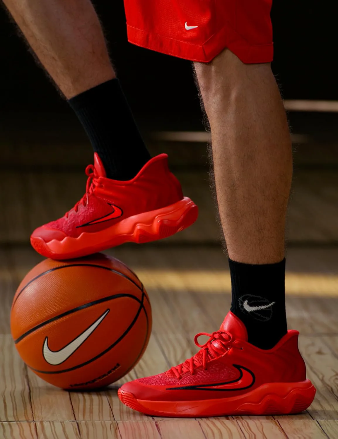 Кроссовки для баскетбола Nike Giannis Immortality 4 для взрослых унисекс, красный/ярко-малиновый/светло-малиновый — фото 2