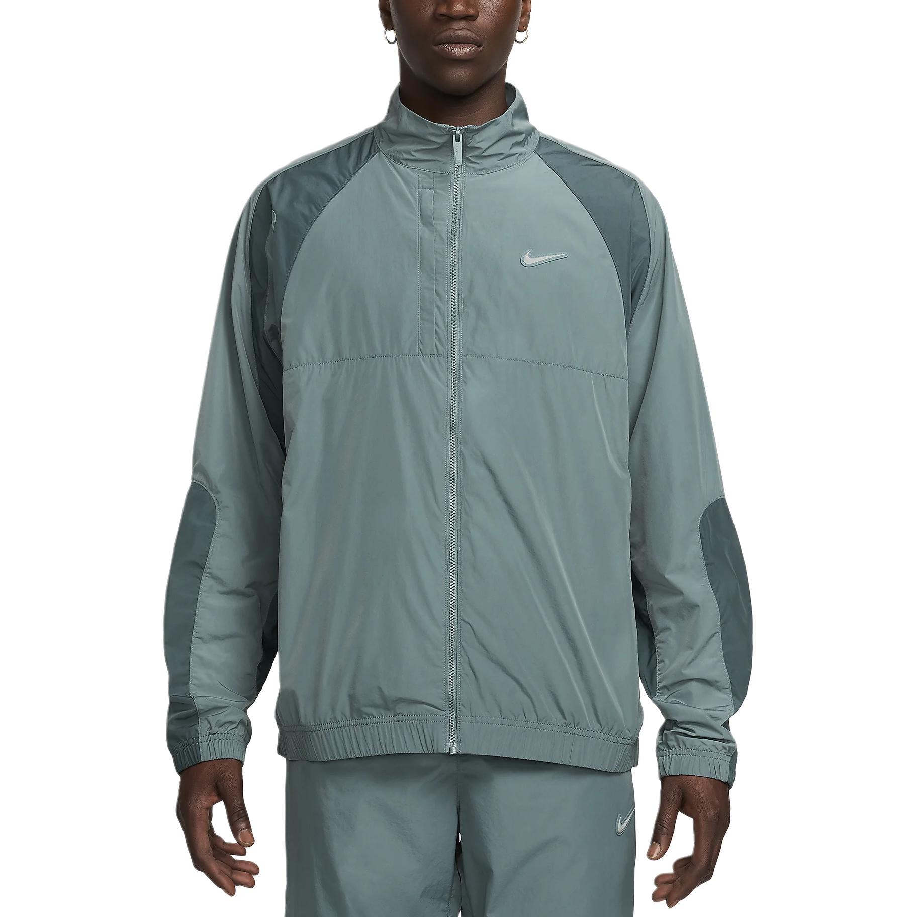 

Куртка спортивная Nocta Northstar из нейлона Nike, цвет Mineral Slate/Faded Spruce/Mica Green