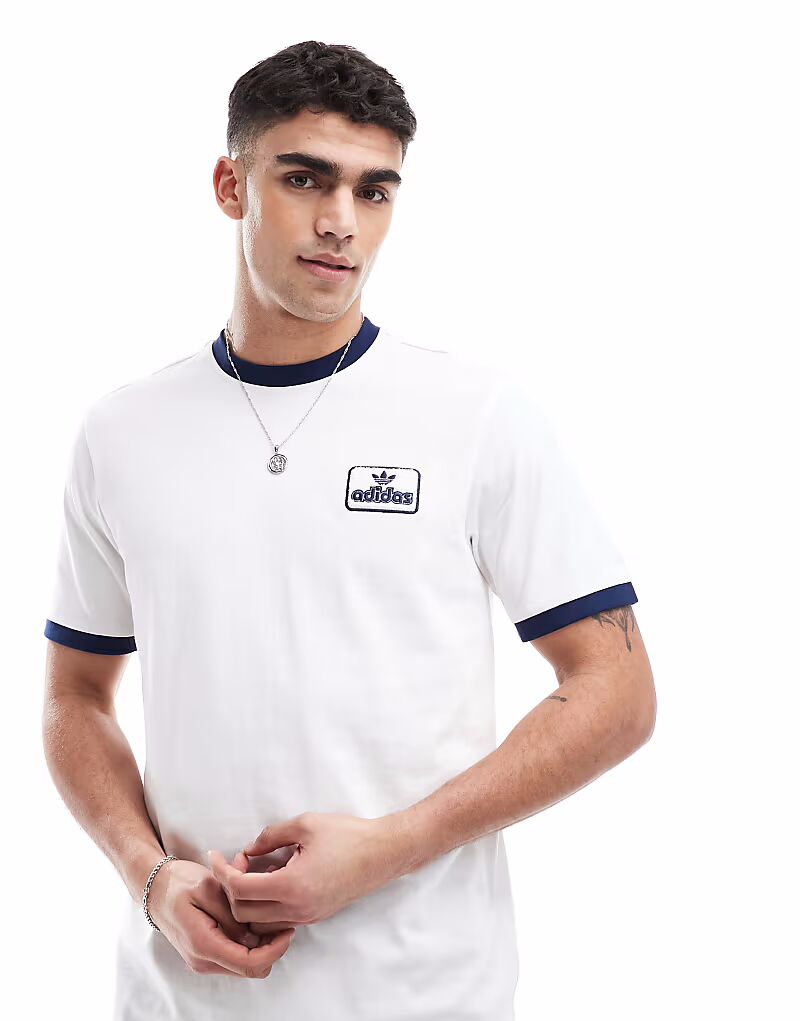 

Футболка Adidas Originals Ringer белого цвета