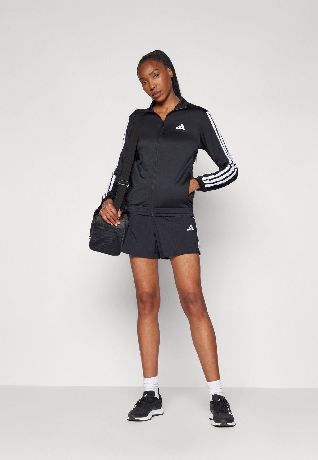 Тренировочная куртка TRICOT STRIPES TRACK adidas Sportswear, черный — фото 2