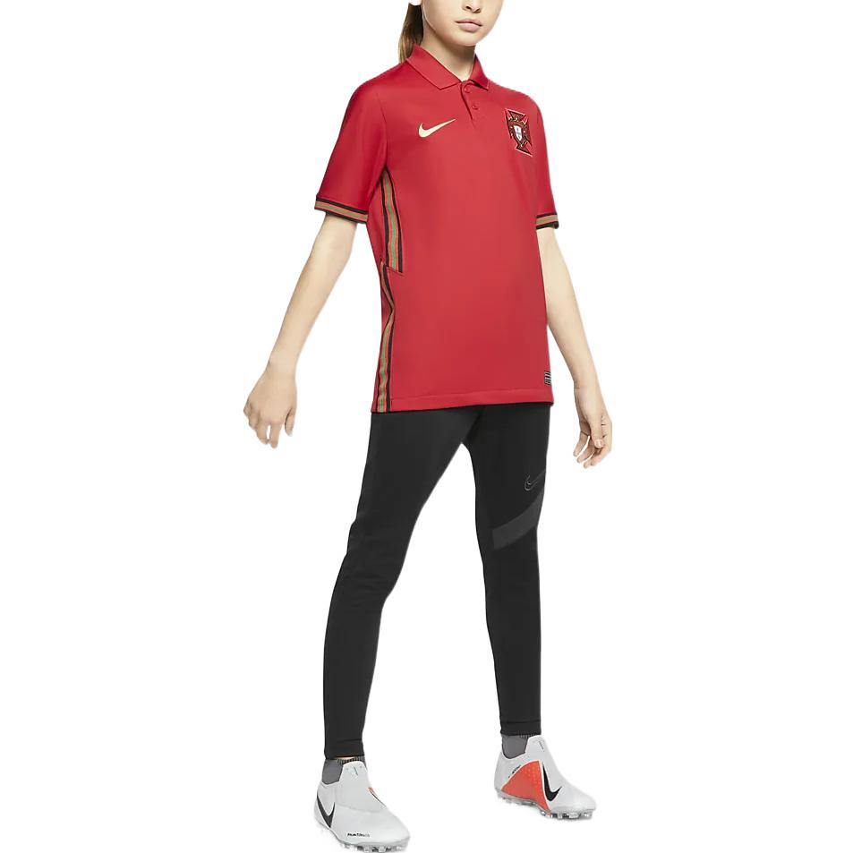 Топ (GS) Nike Portugal 2020 Sports Home Solid Color Stripe Embroidered Short Sleeve Boy Girls Red Polo Shirt — фото 3