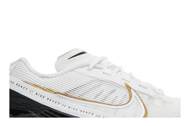 Кроссовки Wmns React Metcon Turbo 'Black Metallic Gold', белый — фото 2