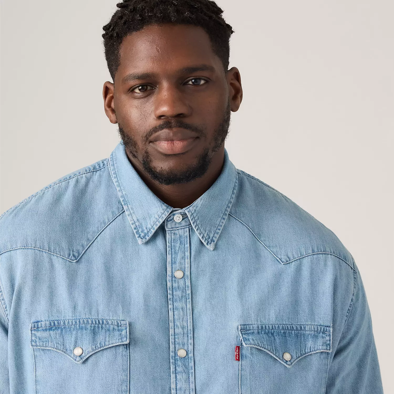 Классическая рубашка стандартного западного кроя (большая) Levi's, цвет Franklin Stonewash - Medium Wash — фото 4