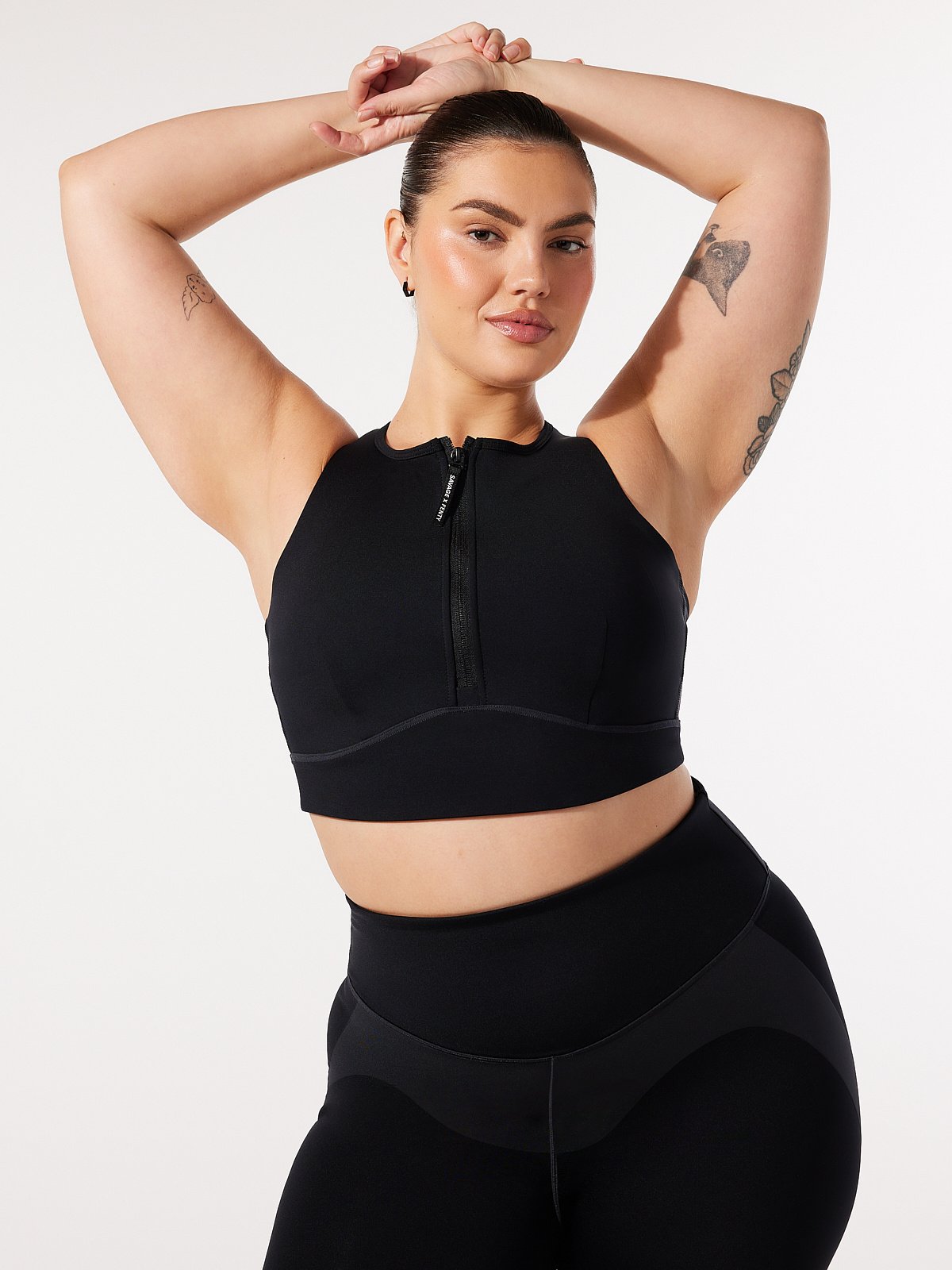 

Спортивный бюстгальтер Savage X Fenty Locked & Lifted Half-Zip Medium-Impact, цвет Black Caviar