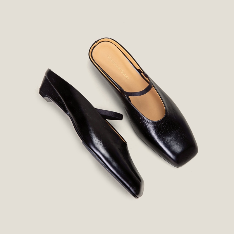 SHOEMAKER QUEEN Женские противоскользящие тапочки с закрытым носком коричневые, цвет Brown — фото 4