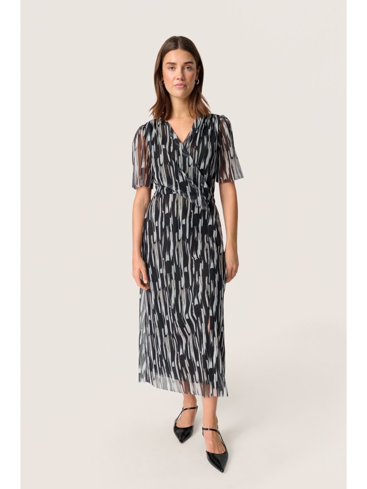 

Платье SLavetta из джерси, прямого кроя, с черным принтом в виде полосок Soaked in Luxury