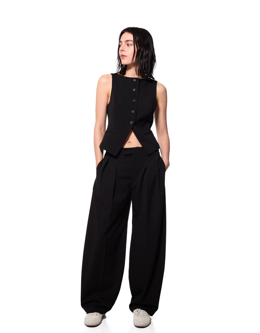 

Брюки-Баллоны облегающего кроя Bershka, черный