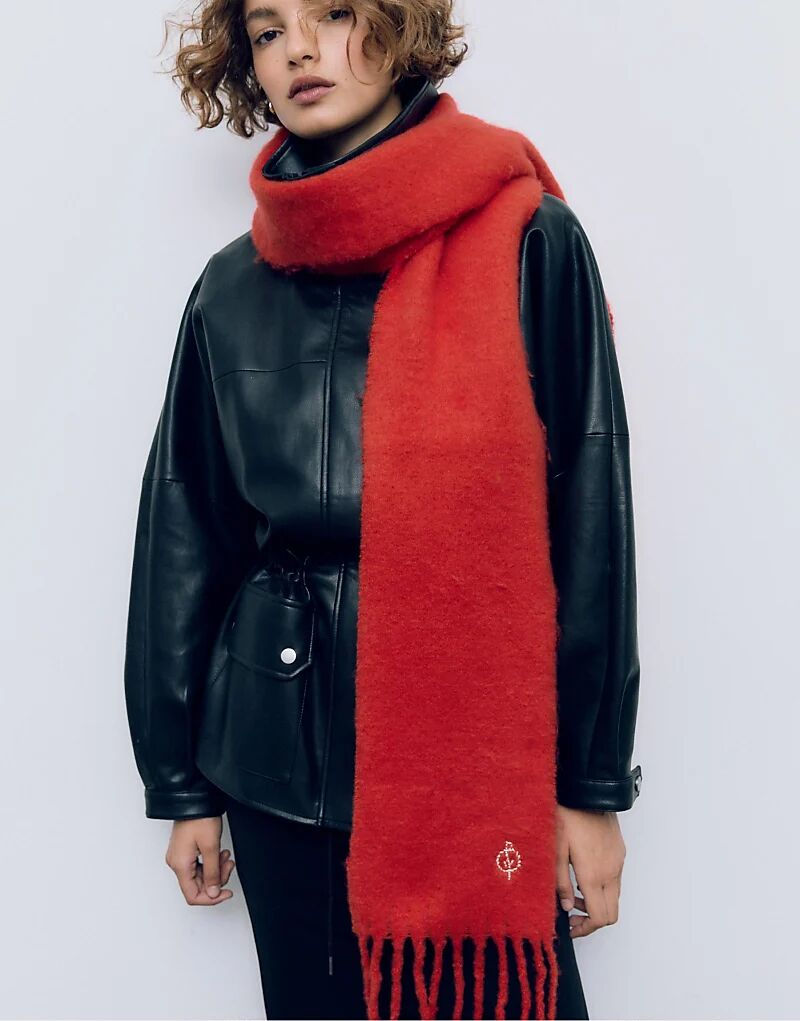 

Шарф Stradivarius Basic красного цвета