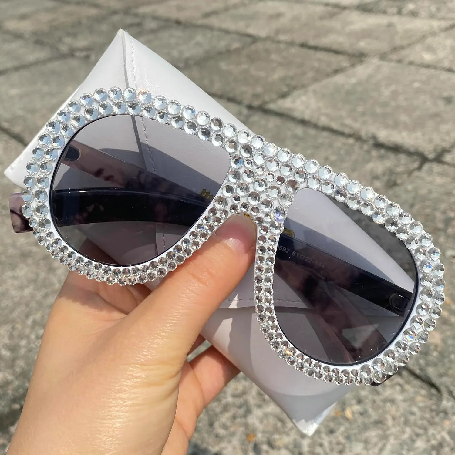 

Крупные солнцезащитные очки-пилот с блестящими стразами для женщин и мужчин, модные цельные солнцезащитные очки с защитой от УФ-излучения UV400 mincl, White