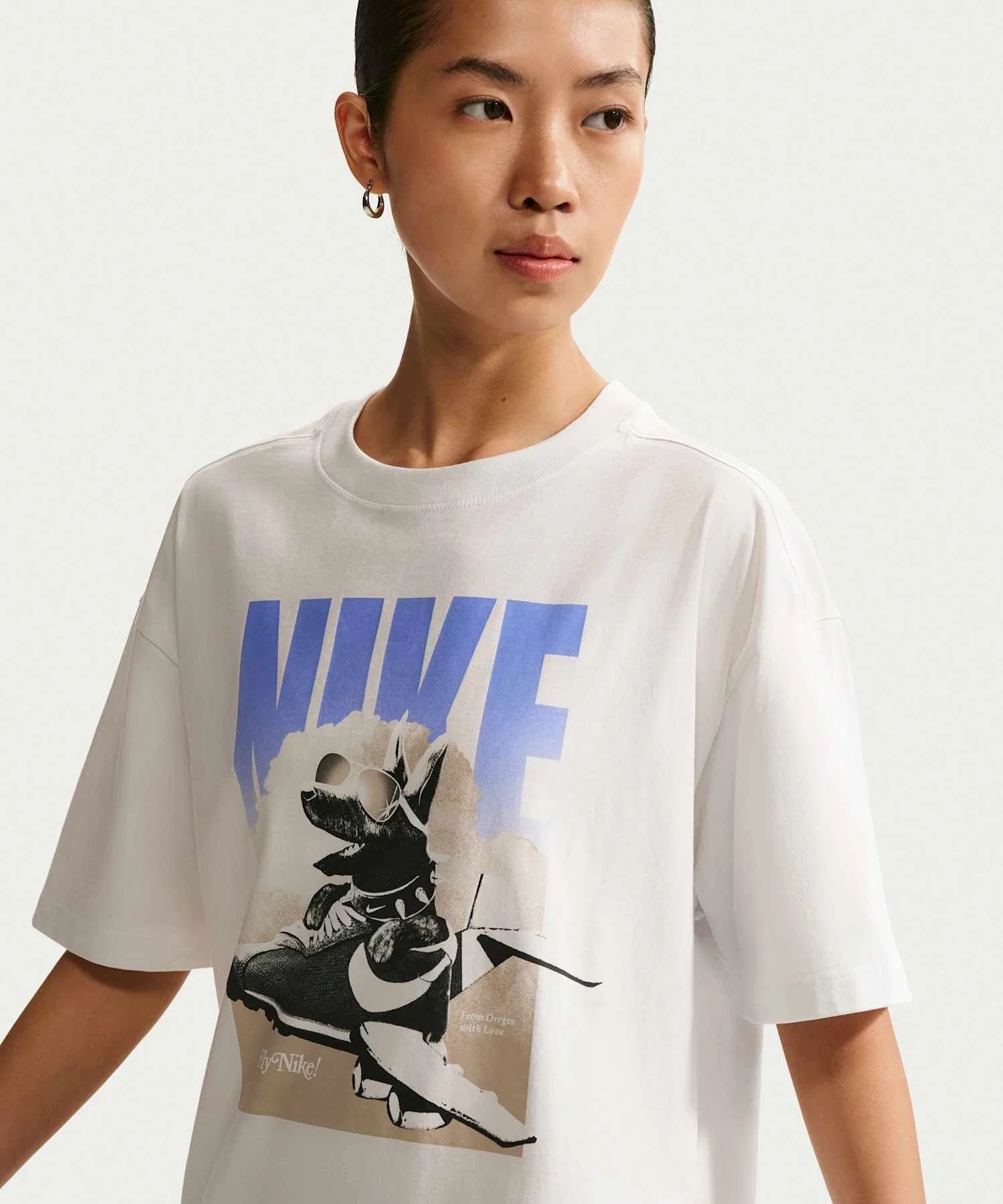 Женская футболка Nike Sportswear Graphic T-Shirt — фото 3
