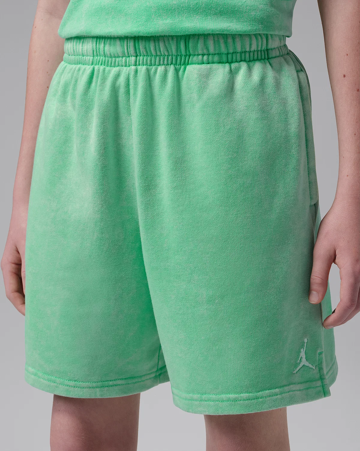 Детские шорты Jordan Big Kids' Brooklyn Washed French Terry, Green Glow — фото 2