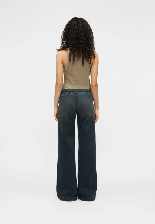 Изящные джинсы свободного кроя Diesel, Blue Denim — фото 3