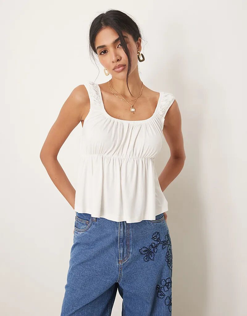 

Топ-бюстгальтер ASOS DESIGN цвета слоновой кости