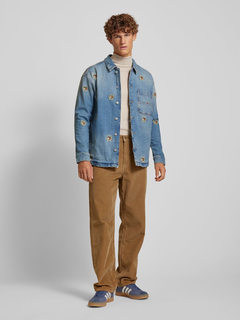 

Рубашка джинсовая классического кроя с нагрудным карманом Tommy Jeans, синий