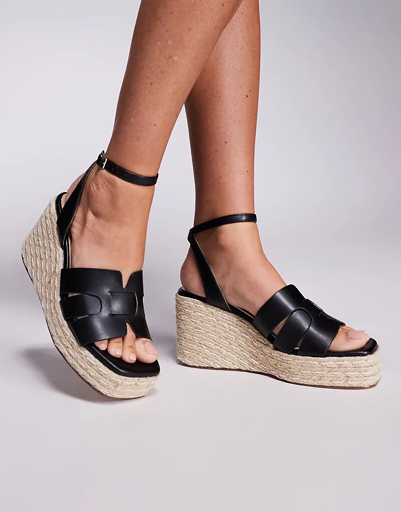 Босоножки на танкетке SIMMI Shoes Bellamy черного цвета
