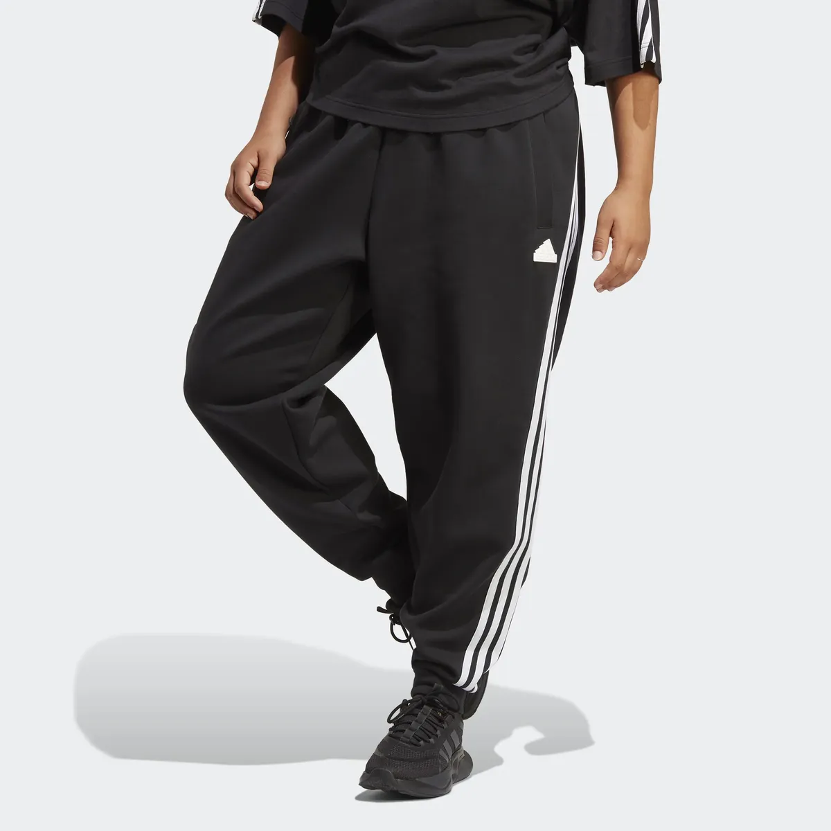 

Спортивные брюки Adidas Sportswear "FUTURE ICONS 3STRIPES REGULAR PANTS" (1 шт.), черный