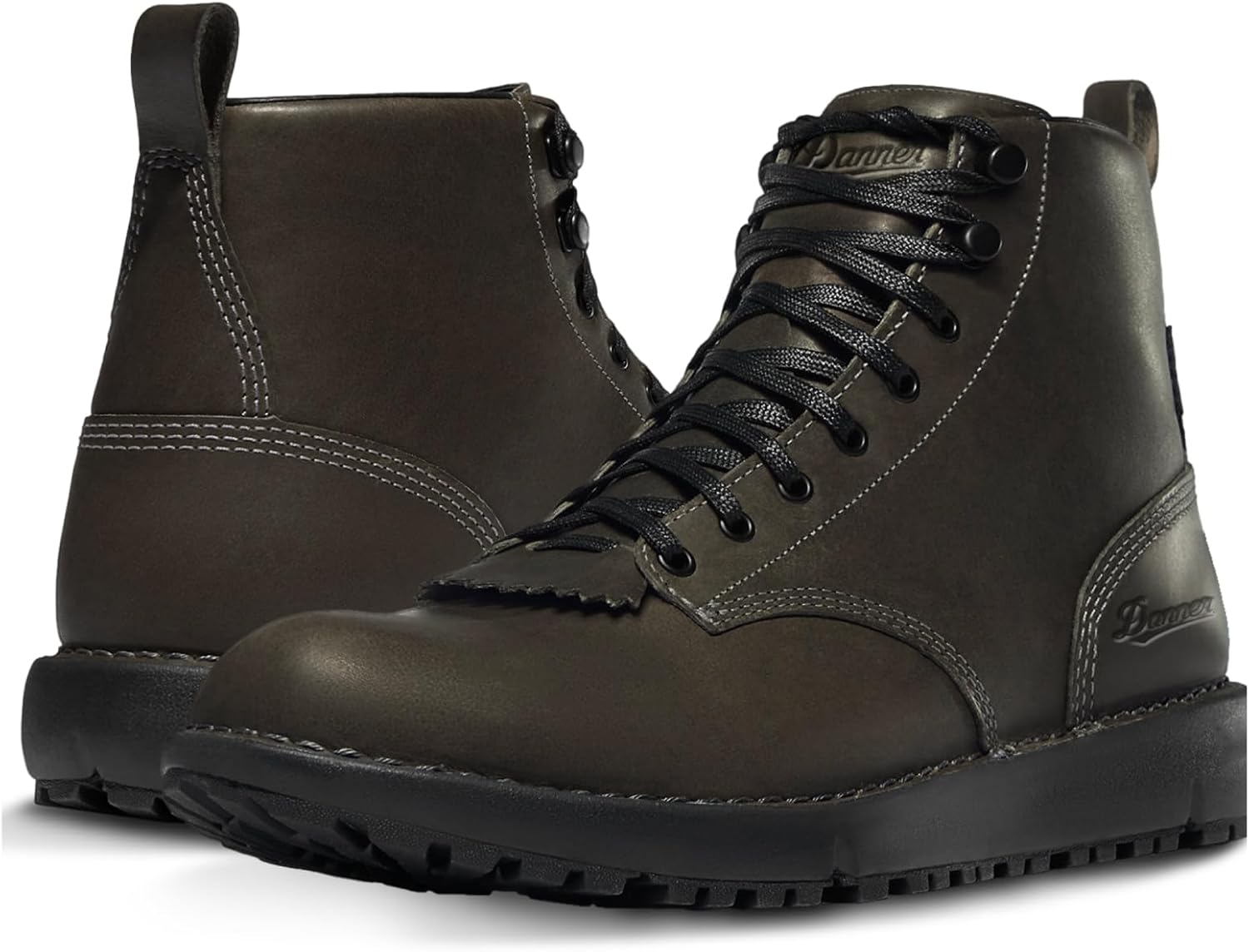 

Мужские водонепроницаемые походные ботинки Danner Logger 917 6" - из кожи полного зерна с дышащей мембраной Gore-Tex, подошвой Vibram SPE и протектором 917 Traction Name ‎Danner