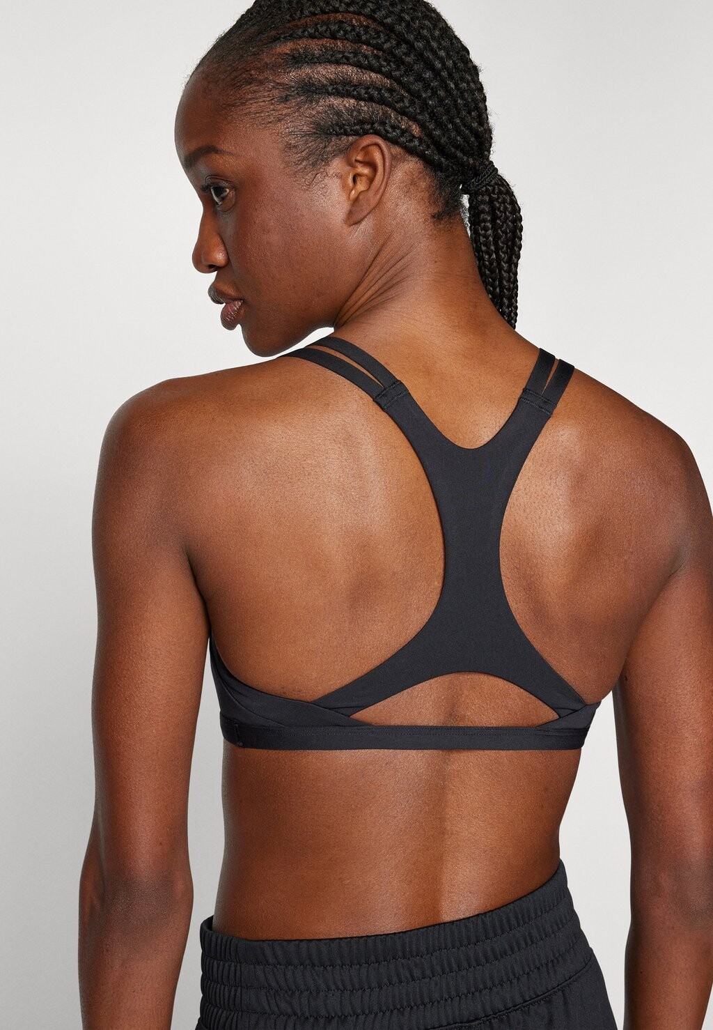 Спортивный бюстгальтер с легкой поддержкой AEROIMPACT LUXE LIGHT SUPPORT BRA adidas, черный — фото 3