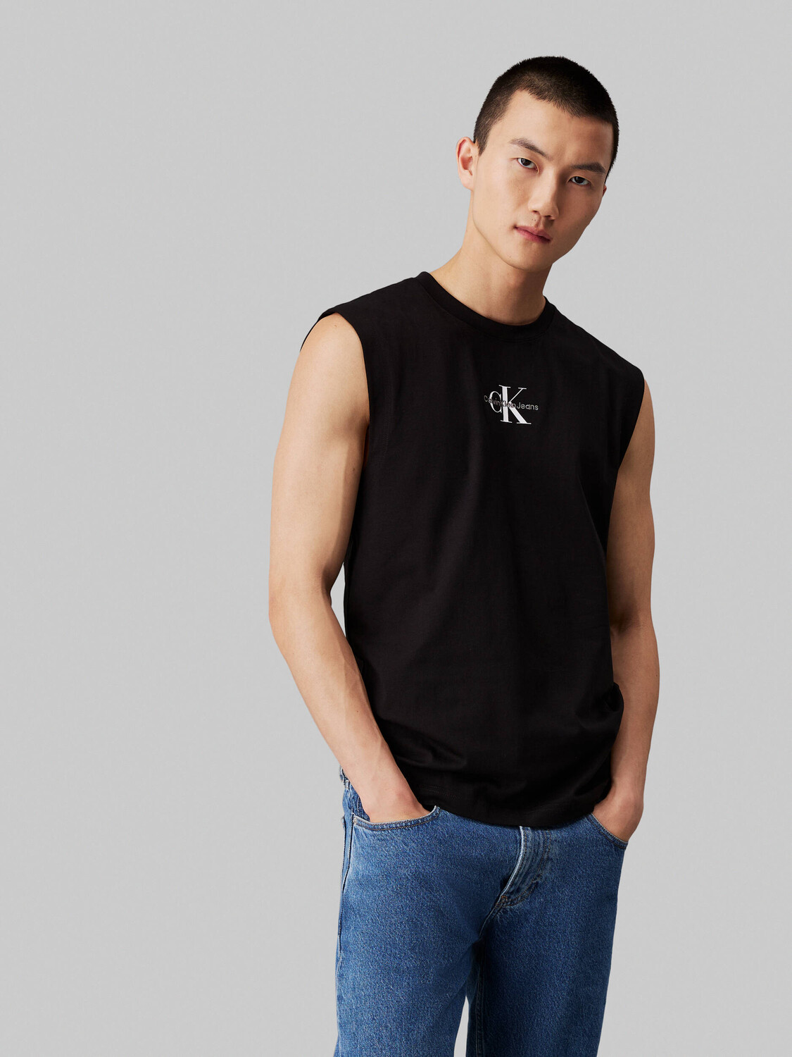 

Футболка CALVIN KLEIN JEANS Regular Fit, черный