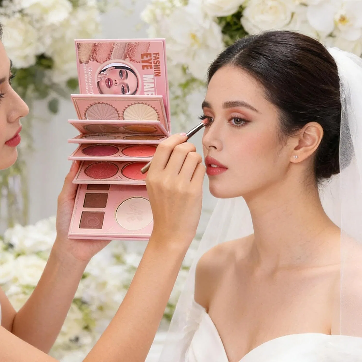 Палитра для макияжа Makeup Book Palette Highlighters & Luminizers 20x1.2g+9x2.5g+10x4g — фото 2