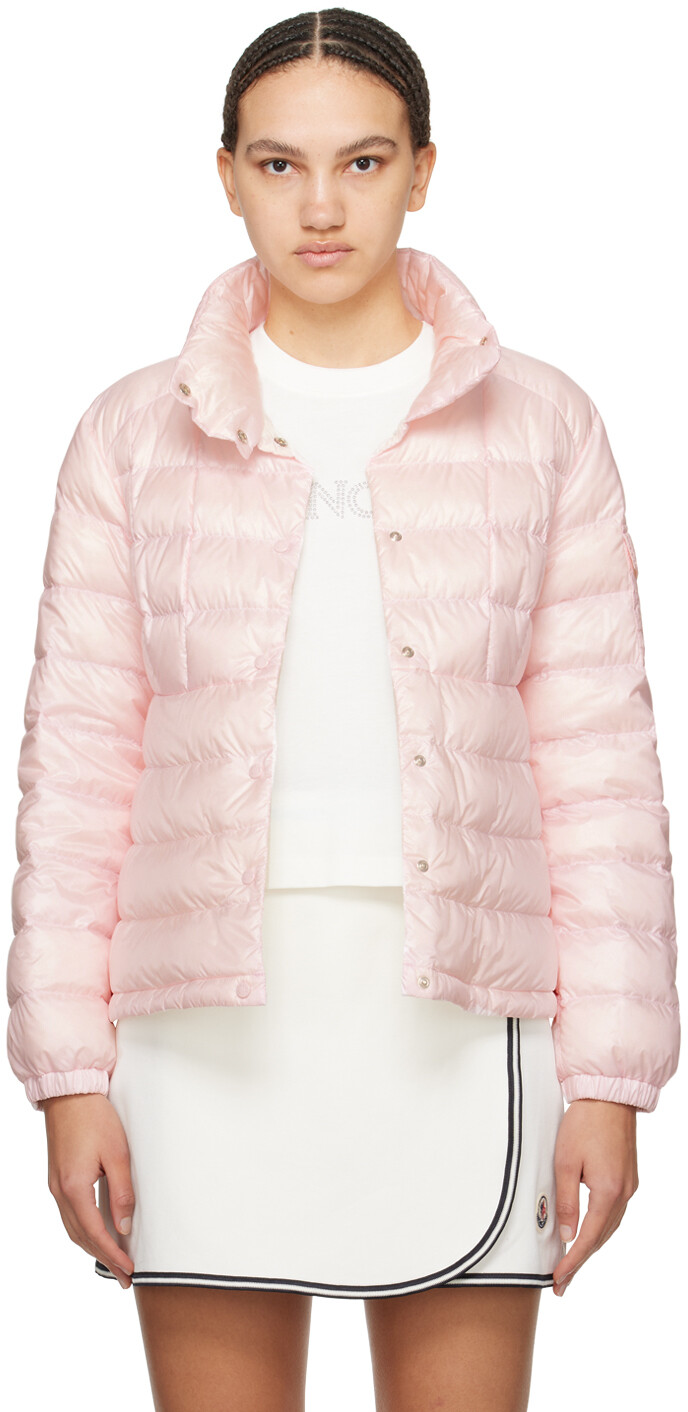 

Розовый пуховик Amina Moncler