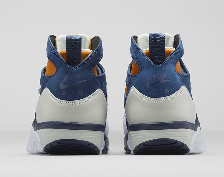 Кроссовки Nike Air Trainer Huarache Premium 'Medecine Ball', синий — фото 4